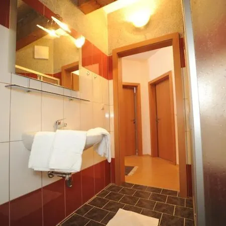 Appartementhaus Hochegg * Lachtal